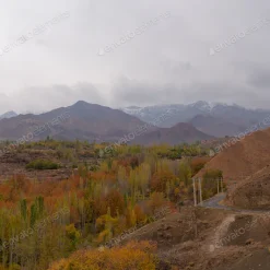 دانلود عکس با کیفیت مسیر جاده کوهستانی در پاییز در ایران