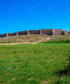 دانلود عکس با کیفیت بنای باستانی در روستای تخت سلیمان استان آذربایجان غربی 4