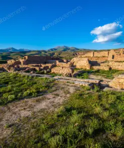 دانلود عکس با کیفیت بنای باستانی در روستای تخت سلیمان استان آذربایجان غربی 5