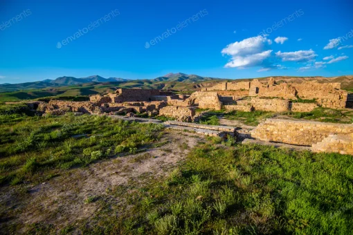 دانلود عکس با کیفیت بنای باستانی در روستای تخت سلیمان استان آذربایجان غربی 5